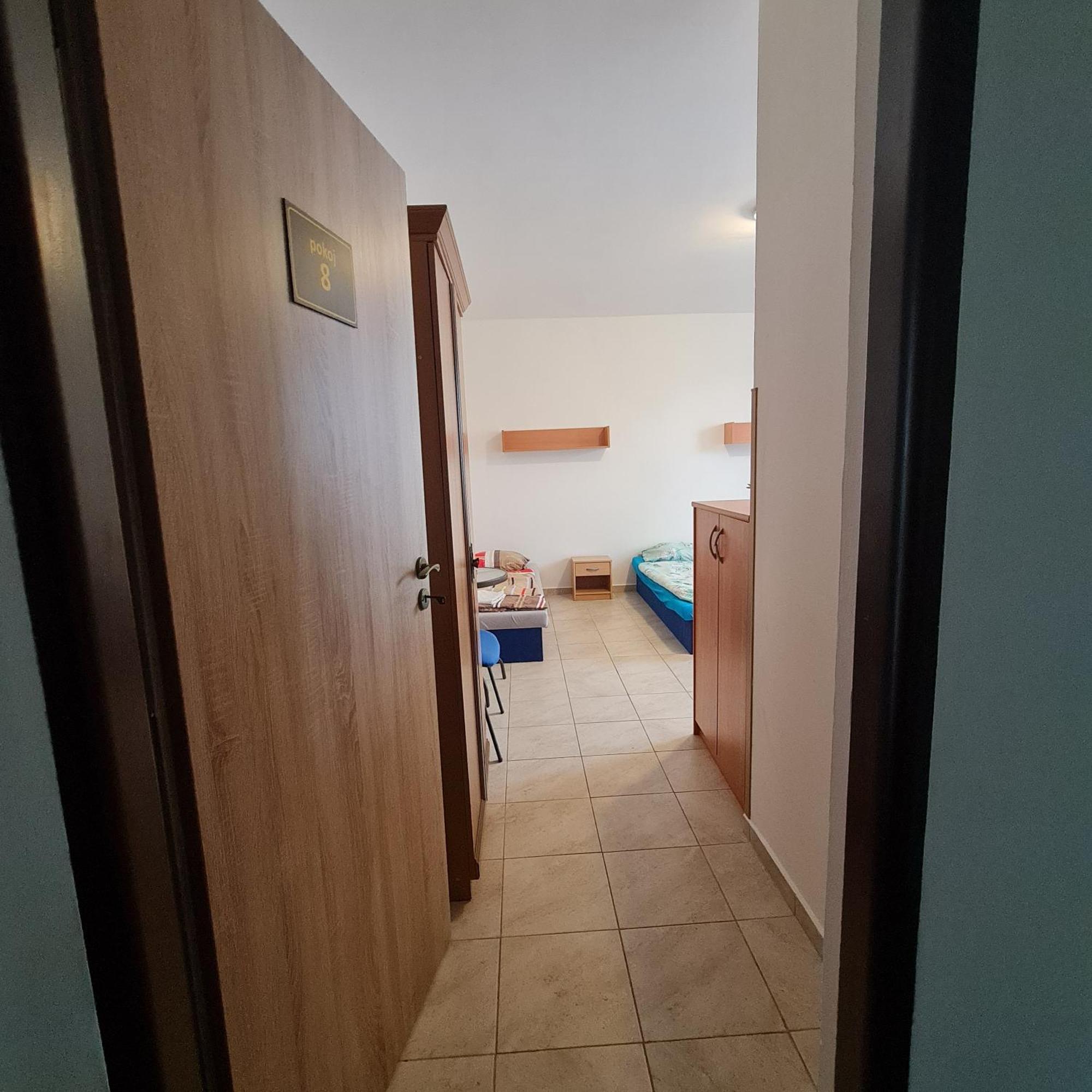 Nika Beds Hotel Pardubice Bagian luar foto
