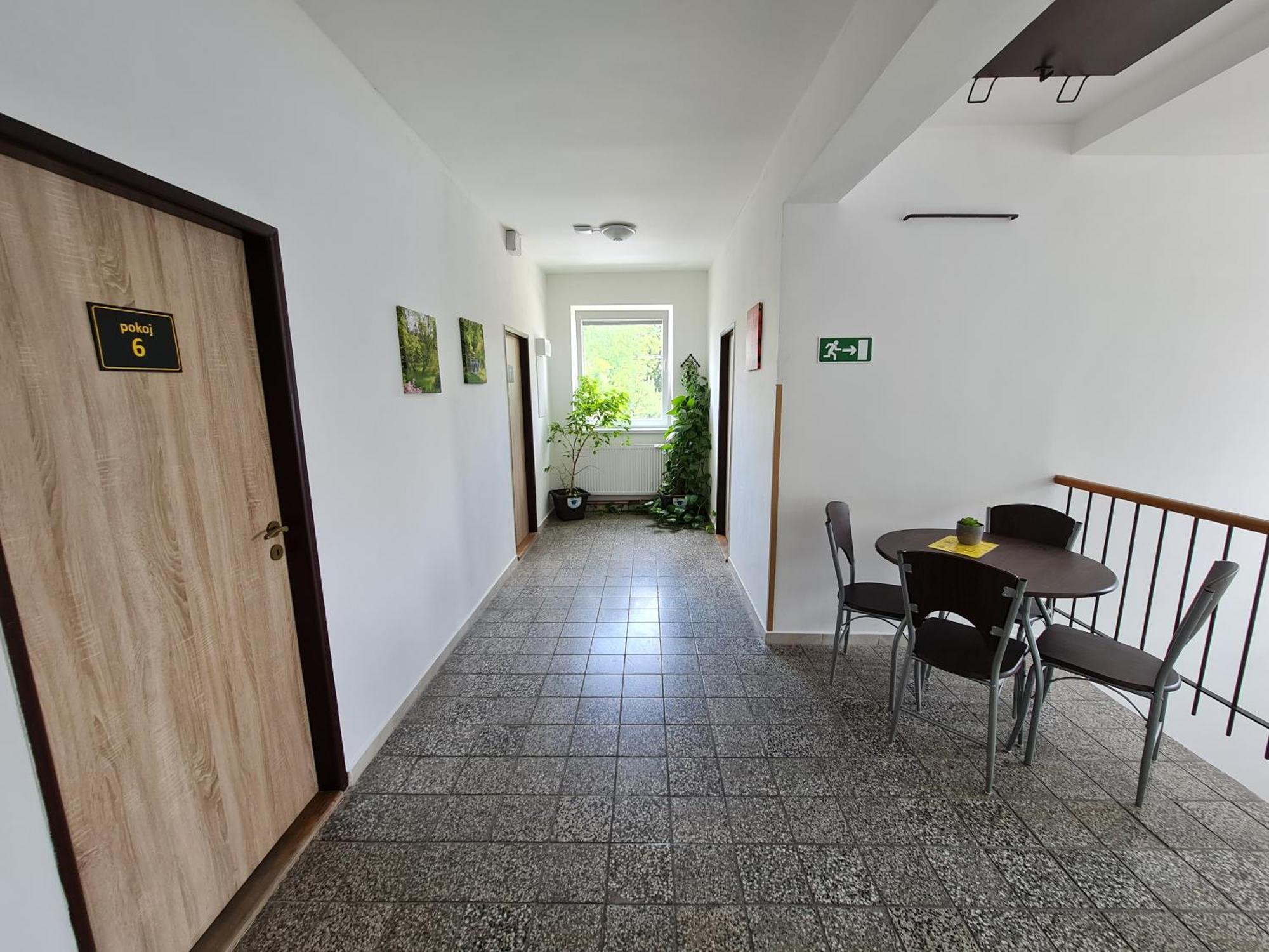Nika Beds Hotel Pardubice Bagian luar foto
